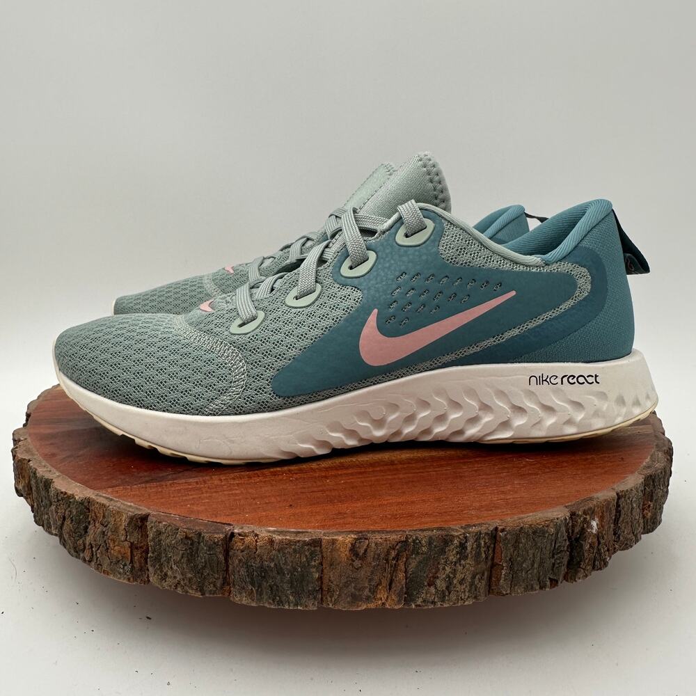 NWOB Nike Legend React Sneakers Blue Pink Size 8 Running Gym Active AA1626-300
